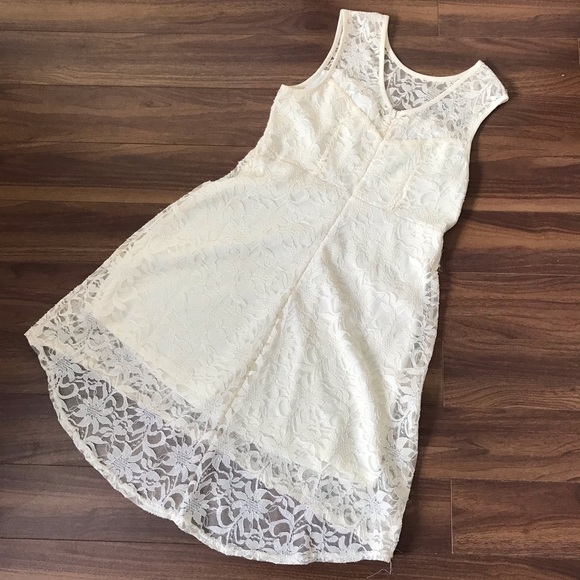 White lace dress - Picture 4 of 5